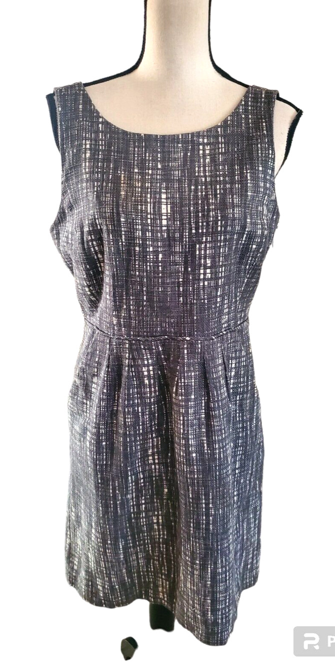 J. Crew Gray & Cream Plaid Sleeveless Sheath Dress V-Back Button Detail Sz 10